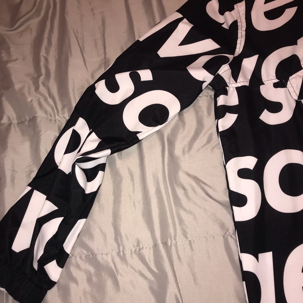 windbreaker - Picture 3 of 4